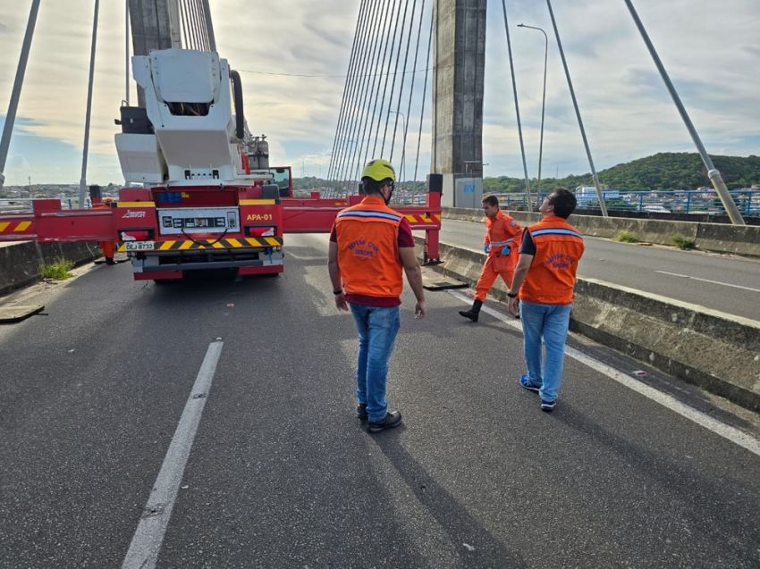 Ponte Aracaju-Barra é interditada para manutenção de emergência