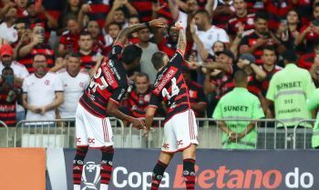 Arrascaeta decide e Flamengo avança para semifinal da Copa do Brasil