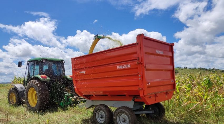 Obtenção de crédito para máquinas e implementos agrícolas estão isentos de licenciamento ambiental