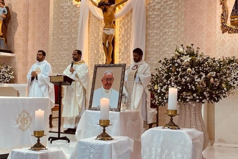 Arquidiocese de Aracaju divulga programação da Novendiali em luto pelo Papa Francisco; confira