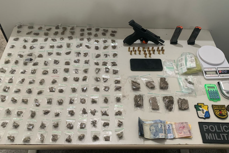 Radiopatrulha apreende quase 2 kg de maconha em Socorro
