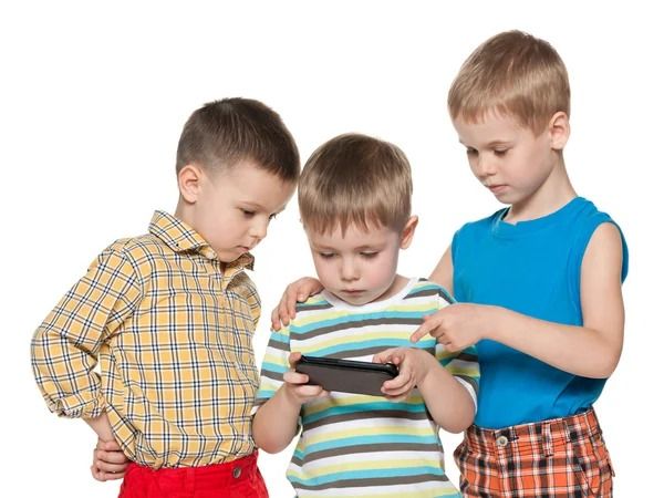 Abusos online contra crianças e adolescentes: especialista orienta como identificar e a importância de monitorar