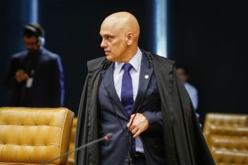 Moraes dá 15 dias para PF fazer relatório sobre suposta ação de Bolsonaro