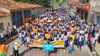 Centenas de crianças e adolescentes de Rosário do Catete participam da Campanha Faça Bonito