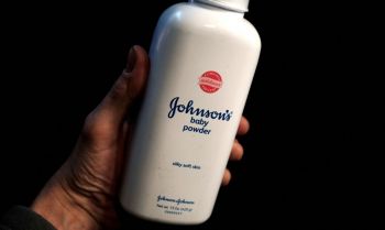 Johnson & Johnson suspende venda de talco para bebês a partir de 2023