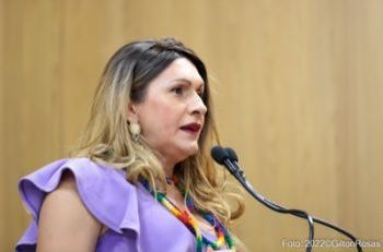 Linda Brasil repudia os atos antidemocráticos em Aracaju e denuncia violência política no parlamento