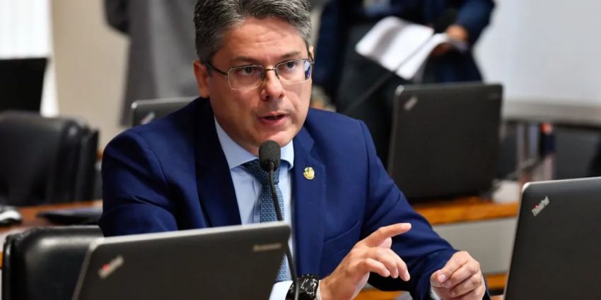 Alessandro Vieira apresenta proposta alternativa à PEC da Transição com limite de R$ 70 bi para gasto fora do teto