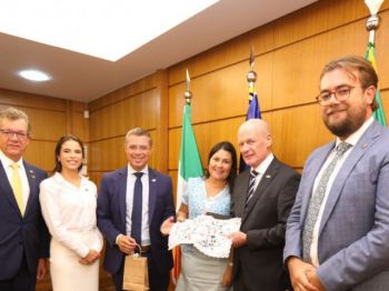 Embaixador da Irlanda aceita convite para visitar Sergipe e conhecer produção da renda irlandesa