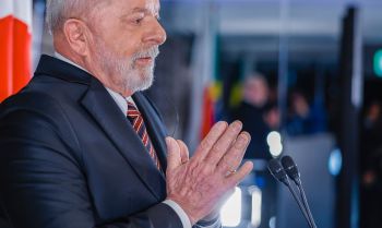 Lula retorna ao Brasil após extensa agenda no Japão