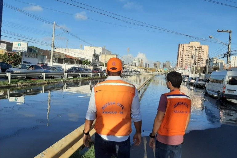 Defesa Civil de Aracaju emite alerta de maré alta