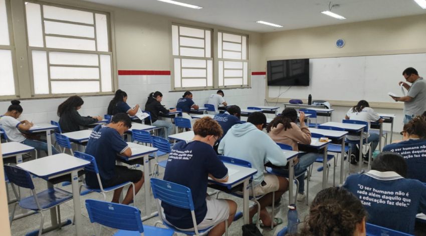 Segundo dia do Simula Enem mobilizará cerca de 14 mil estudantes da rede estadual neste sábado, 21