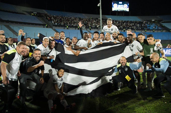 Botafogo avança e faz final da Libertadores com o Atlético-MG