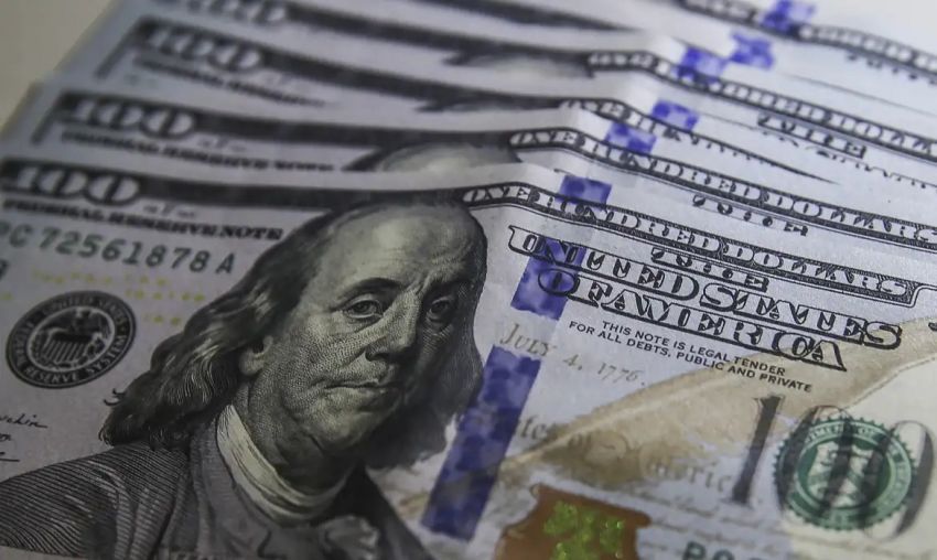 Dólar fecha em R$ 6,06 e atinge recorde desde Plano Real