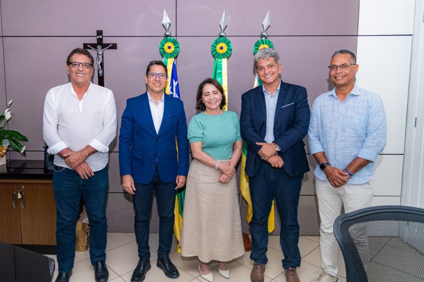 Emília se reúne com prefeitos e define primeiras ações para o Consórcio do Transporte Coletivo