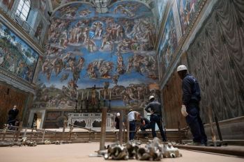Conclave: Vaticano prepara Capela Sistina para escolha do próximo papa