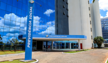 Aposentados do INSS que ganham mais que o mínimo começam a receber 13º