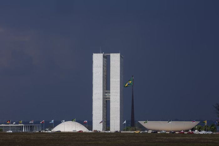 Senado debate redução da jornada de trabalho sem corte salarial. Entenda