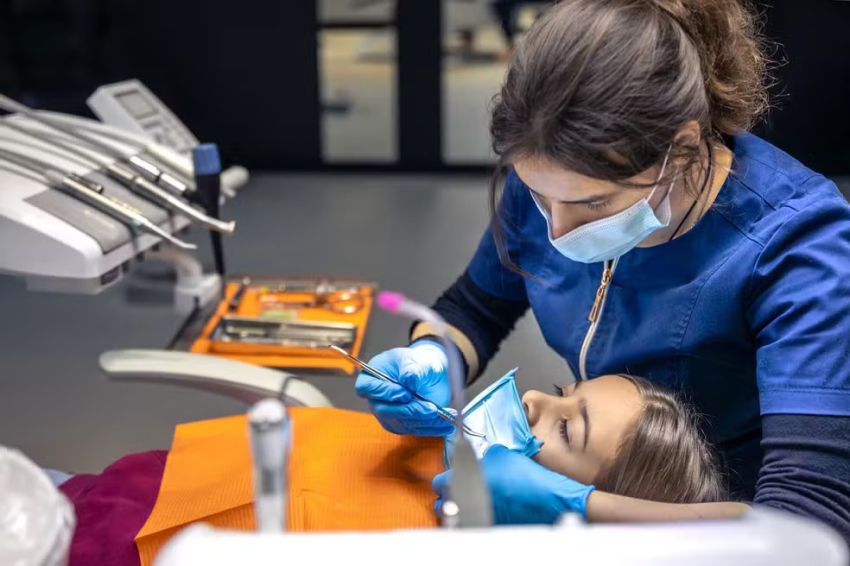 Ação social realiza triagem em Aracaju para oferecer tratamento odontológico gratuito para crianças e adolescentes