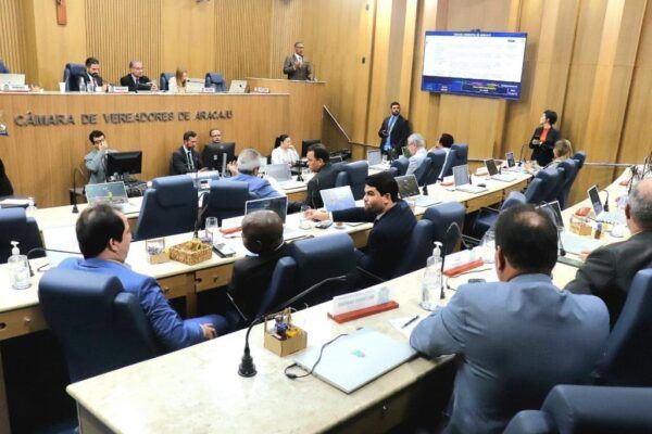Aprovado projeto que acaba com limite de idade para ingresso na rede de ensino de Aracaju