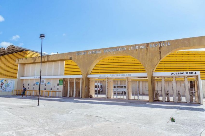 ﻿ Denúncia Jovens denunciam abordagem policial no Batistão: “Nos sentimos humilhadas”