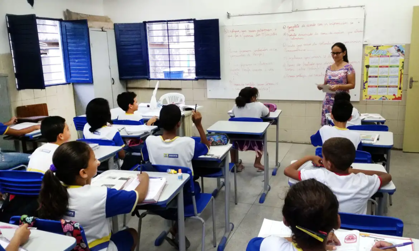Cresce número de brasileiros com educação básica completa; patamar ainda é distante de nações ricas
