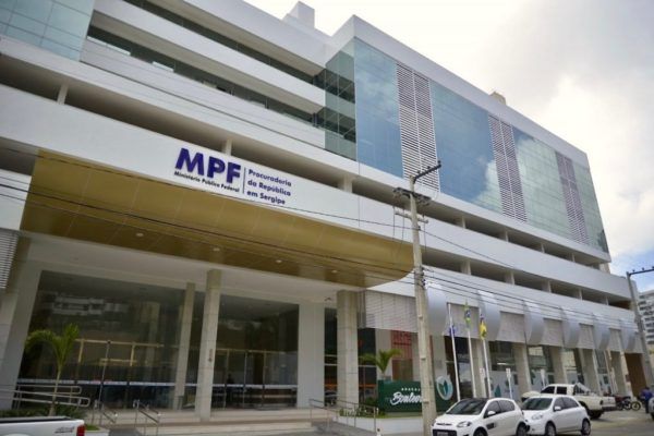 MPF cobra suspensão de demissões na saúde