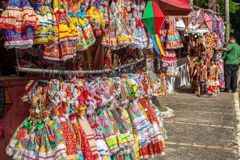 Como surgiram os trajes de São João tradicionais? Especialistas explicam