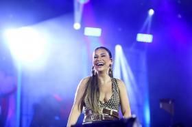 Forró sertanejo e arrocha comandam sétima noite do Forró Caju 2025