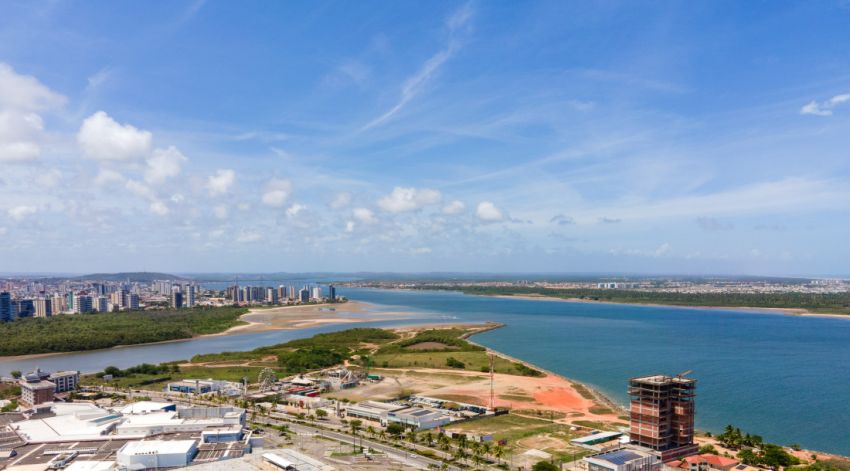 Chuva fraca e céu nublado predominam em Aracaju neste sábado