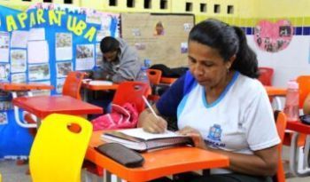 Aracaju: EJA abre vagas para novas turmas em 17 escolas municipais