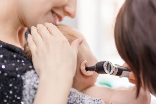 Vacinação pode prevenir a perda auditiva infantil, alerta pesquisa