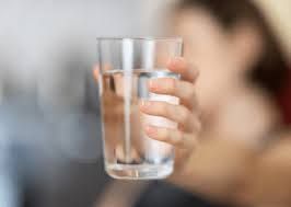 O que há por trás da onda de desconfiança sobre flúor na água
