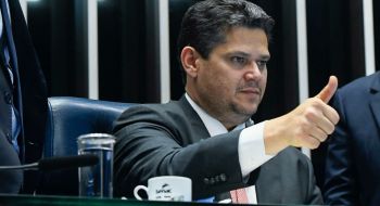 Alcolumbre diz que promulgará projeto que aumenta número de deputados, caso Lula não sancione