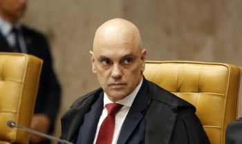 Moraes ordena retirada de deputados em frente ao STF e proíbe acampamentos