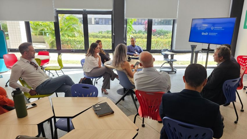 Empresa holandesa visita Unit e projeta oportunidades para alunos e pesquisadores