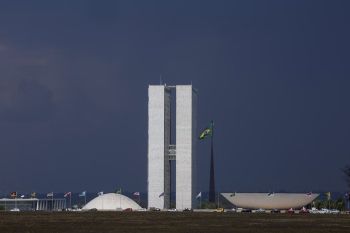 Maioria do STF vota a favor da União em disputa previdenciária