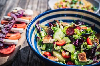 Dieta Mediterrânea é aliada da saúde mental, aponta estudo brasileiro