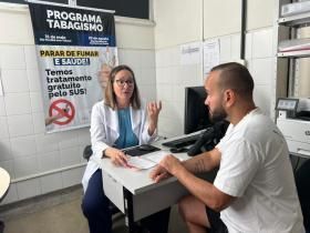 SMS oferece tratamento para quem deseja parar de fumar e alerta para os riscos do tabagismo