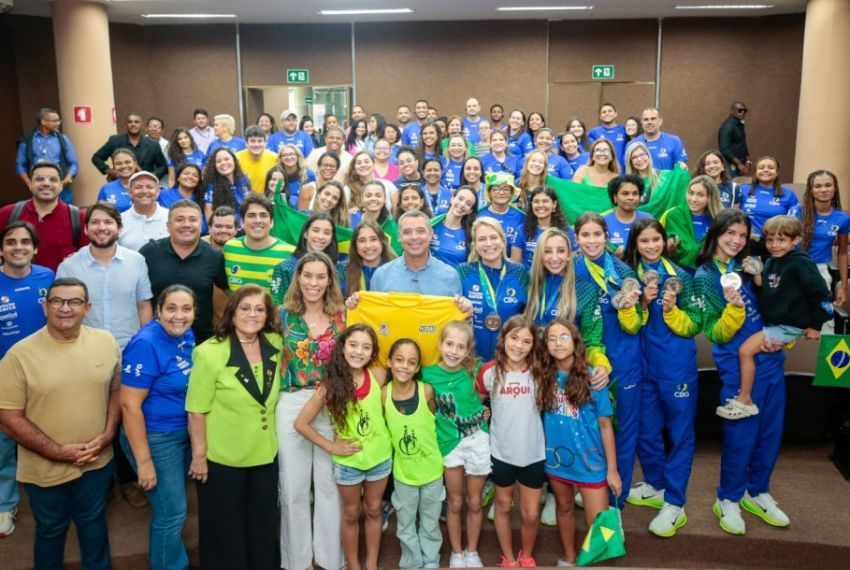 Vice-campeãs mundiais de Ginástica Rítmica chegam a Aracaju