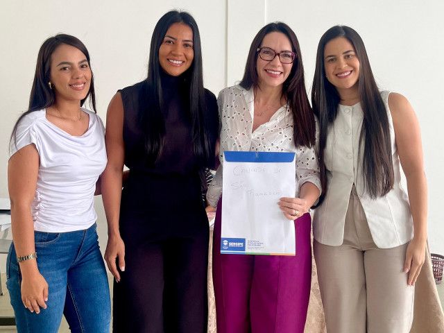 Governo do Estado entrega cartões CMais Mulher a municípios do sertão durante evento em Nossa Senhora da Glória