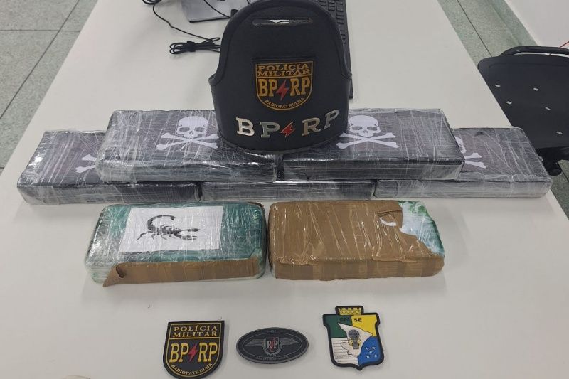 PM prende suspeita e apreende sete de quilos de drogas na Zona