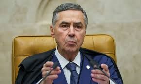 Barroso vota para descriminalizar aborto em último dia como ministro