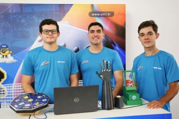 Unit apresenta projetos acadêmicos de alunos de TI no Atalaia Geek Gamer 2025