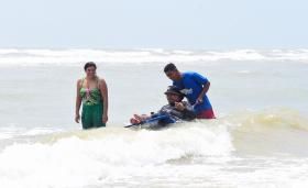 Ação inclusiva amplia acesso ao banho de mar e consolida Aracaju em turismo acessível