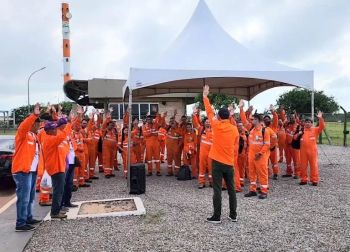 Petroleiros entram no segundo dia de greve