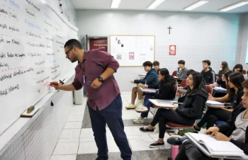 Piso do magistério tem reajuste de 5,4% e vai a R$ 5,1 mil em 2026