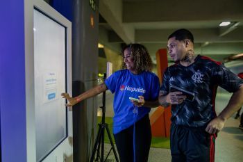 Hapvida e Flamengo promovem ação sobre saúde mental em clássico que marcou o retorno do time ao Maracanã