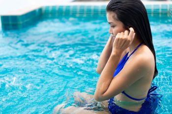 Água no ouvido é perigoso? Como aliviar o incômodo e evitar infecções