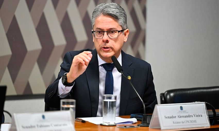 Protocolado pedido de CPI para investigar Moraes, Toffoli e Vorcaro