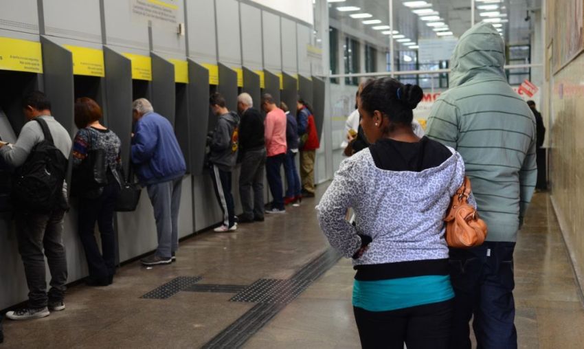 Bancos fecham na sexta e só reabrem na segunda-feira